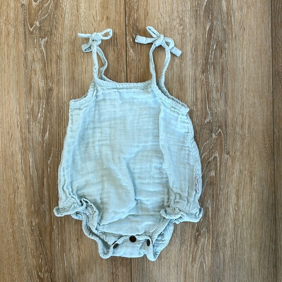L'ovedbaby Other - Baby Linen Bodysuit